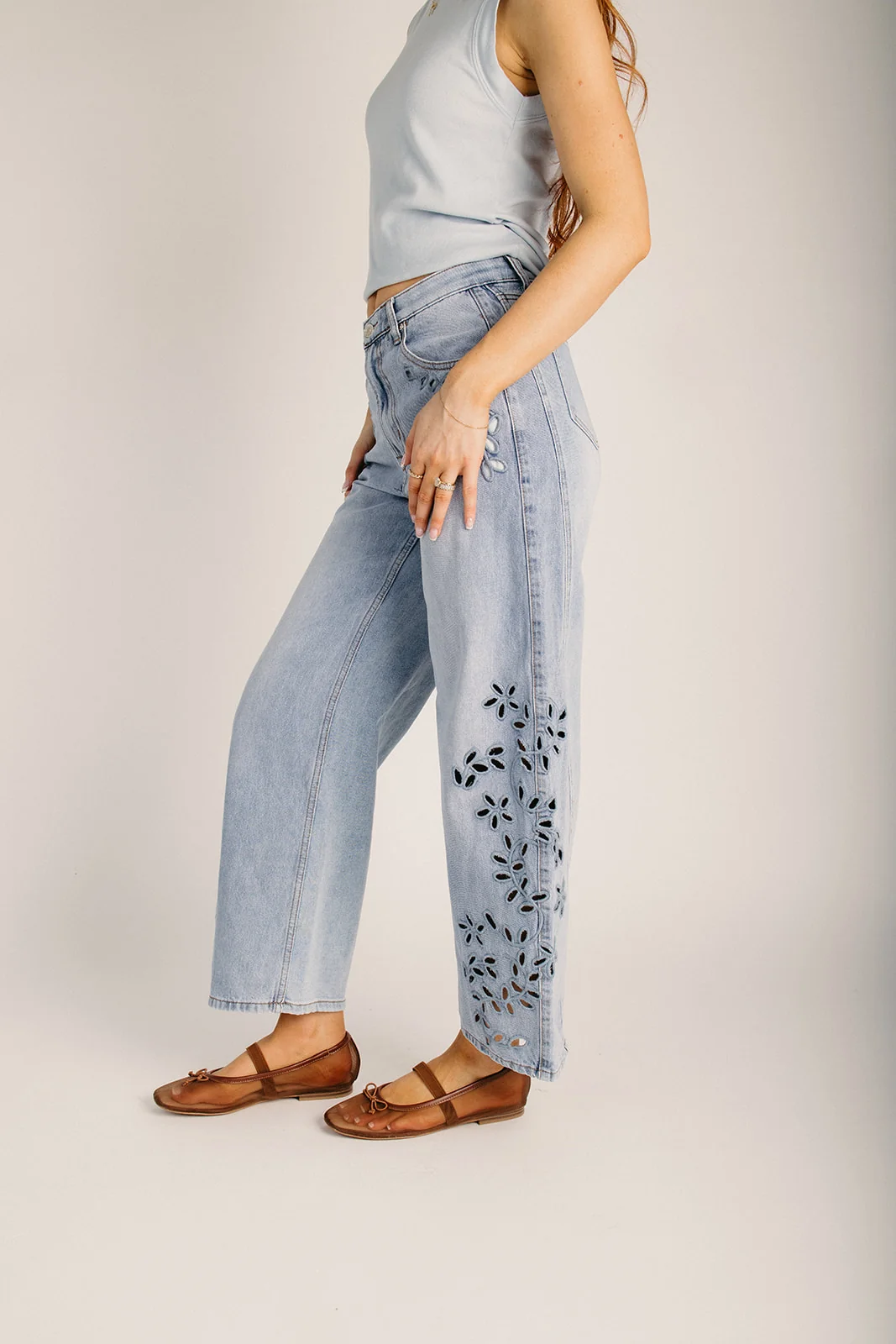 The Jacoby Embroidered Barrel Jean in Light Denim - Image 7