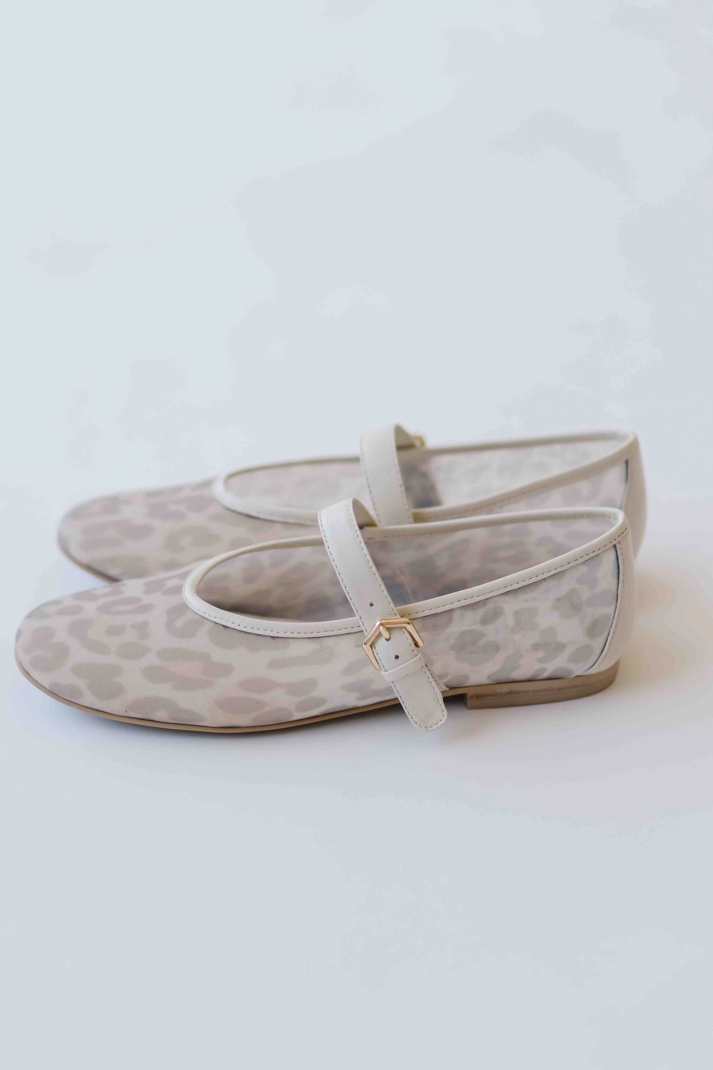 Dolce Vita: Roslyn Ballet Flats White Leopard Mesh - Image 4