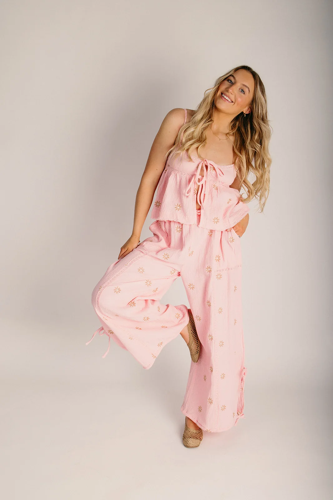 The Adella Crinkle Gauze Top + Jogger Set in Blush