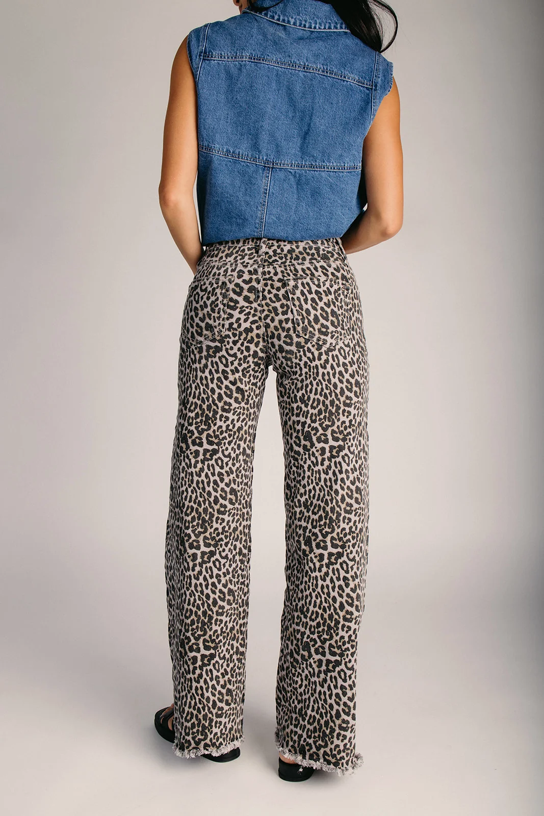 The Axton Frayed Hem Wide Leg Jean in Leopard - Image 2