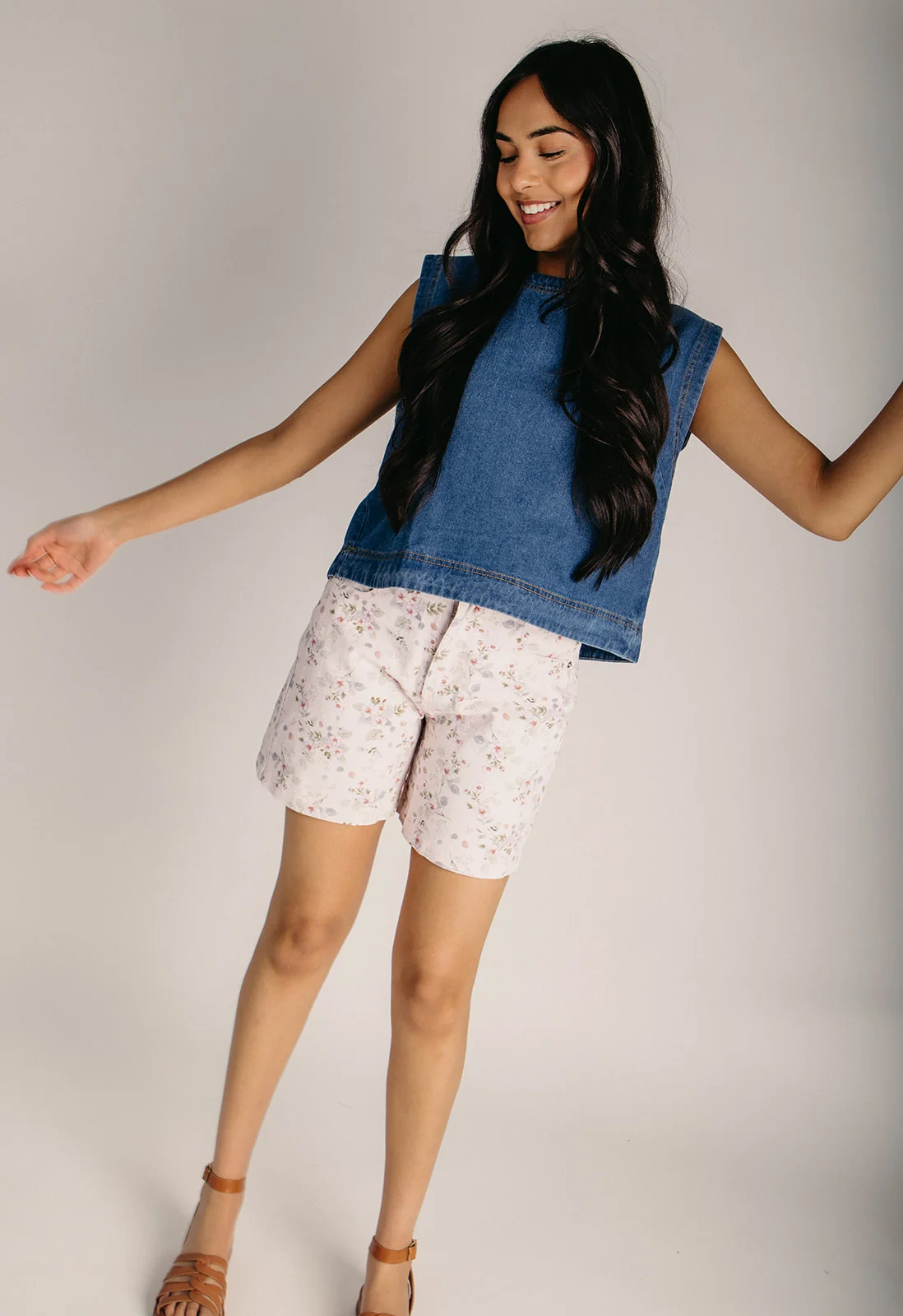 The Bertola Floral Print Short in Light Pink - Image 5