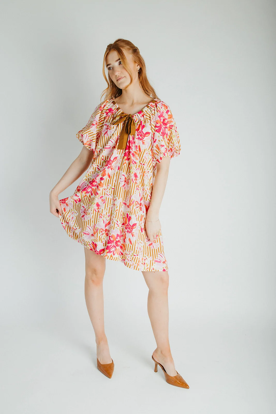 The Brinson Puff Sleeve Floral Dress in Pink + Taupe - Image 4