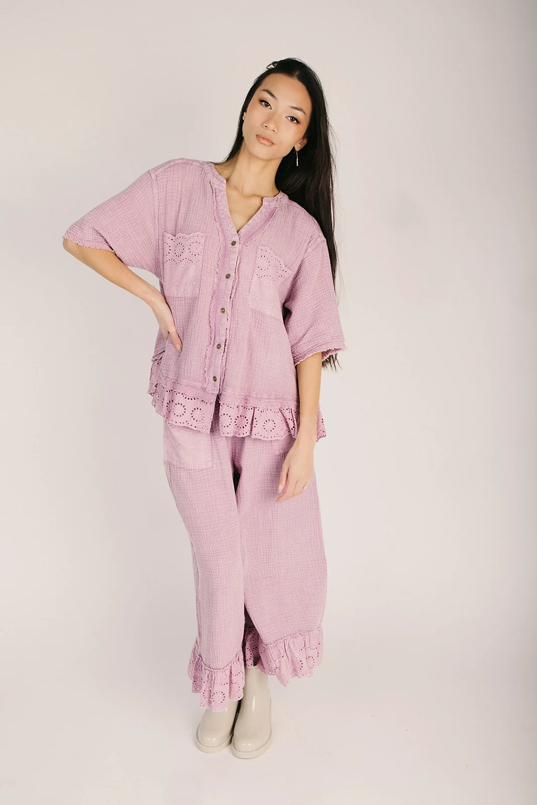 The Carlin Crochet Detail Pant in Lilac Rose - Image 3