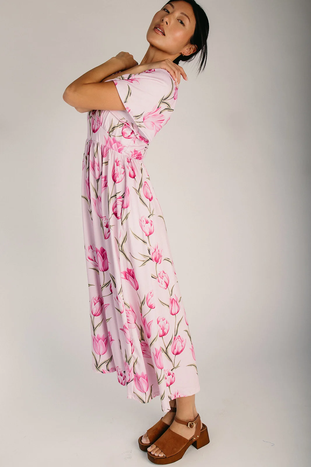 The Edna V-Neck Tulip Floral Midi Dress in Blush - Image 5