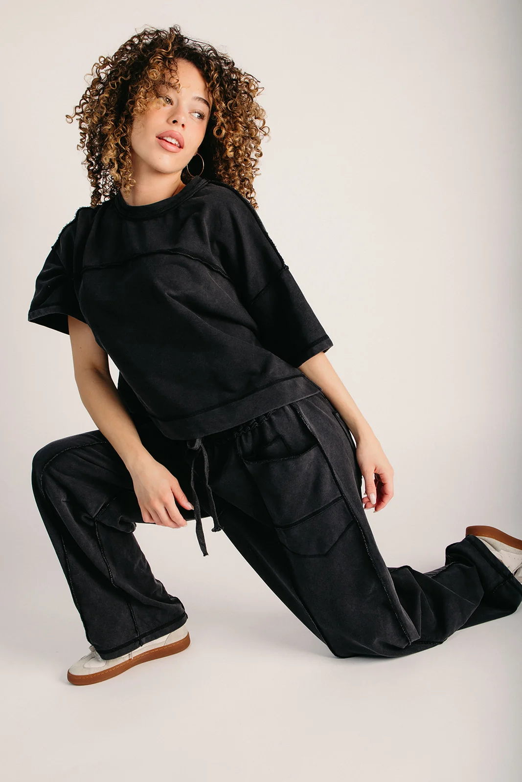 The Hansen Seam Detail Set in Washed Black - Image 5