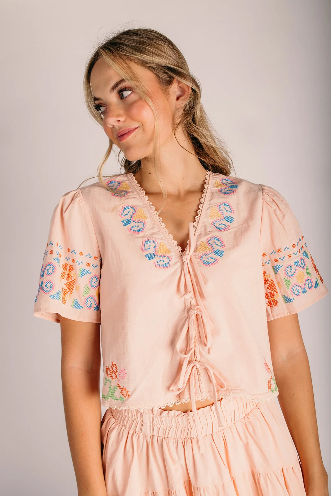 The Hockley Cross-Stitch Embroidered Set in Peach Pink - Image 2
