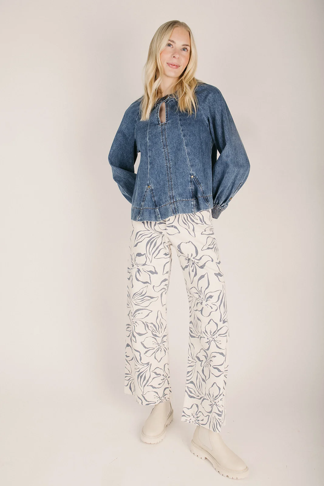 The Jenison Floral Wide Leg Pant in Denim Blue - Image 3