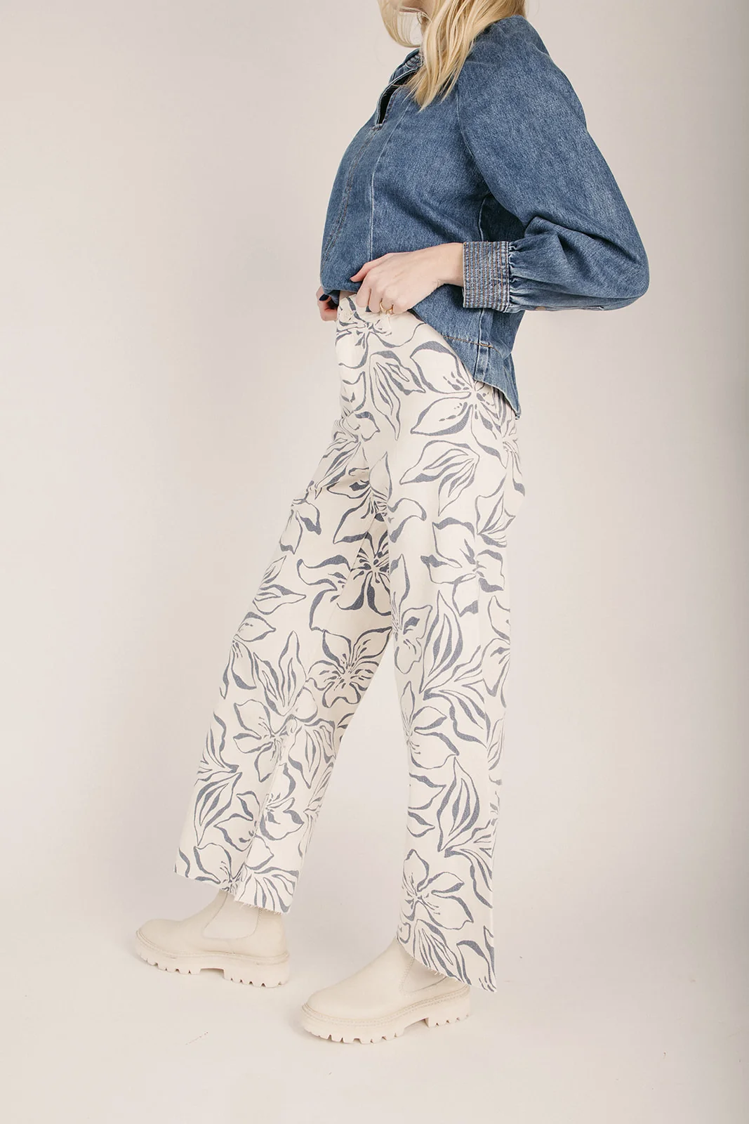 The Jenison Floral Wide Leg Pant in Denim Blue - Image 4