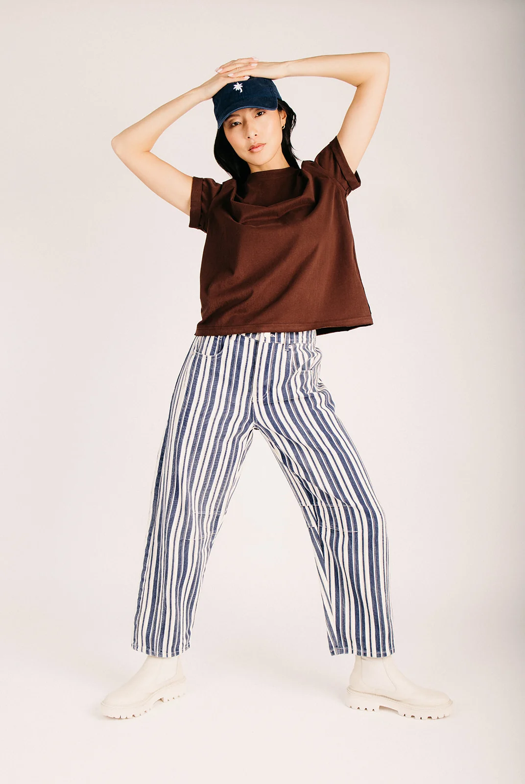 The Kaylin Striped Barrel Pant in Navy - Image 6