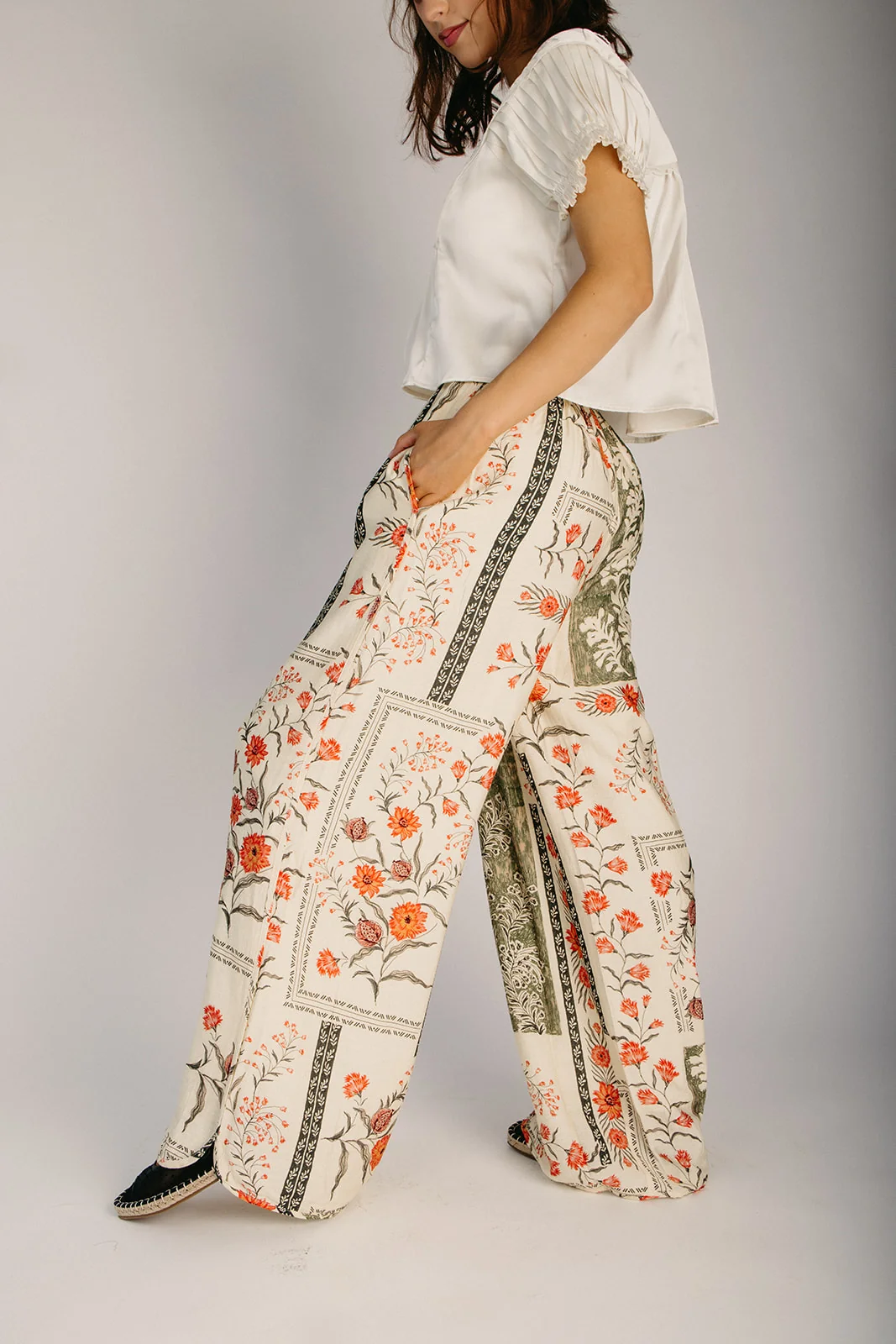 The Lozano Floral Print Flowy Pant in Ecru - Image 4