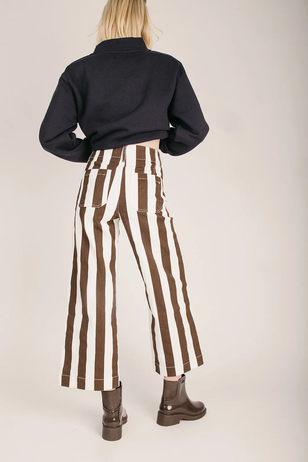 The Stanbury Crop Wide Leg Jean in Earth Brown - Image 2