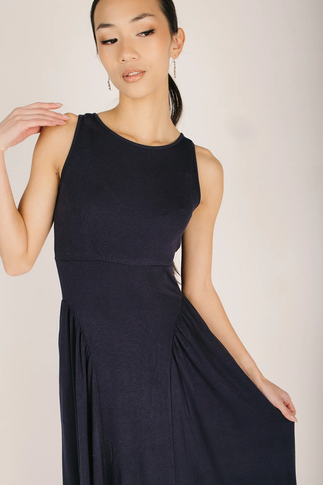 The Webster Ribbed Pleated Maxi Dress in Navy - Image 3