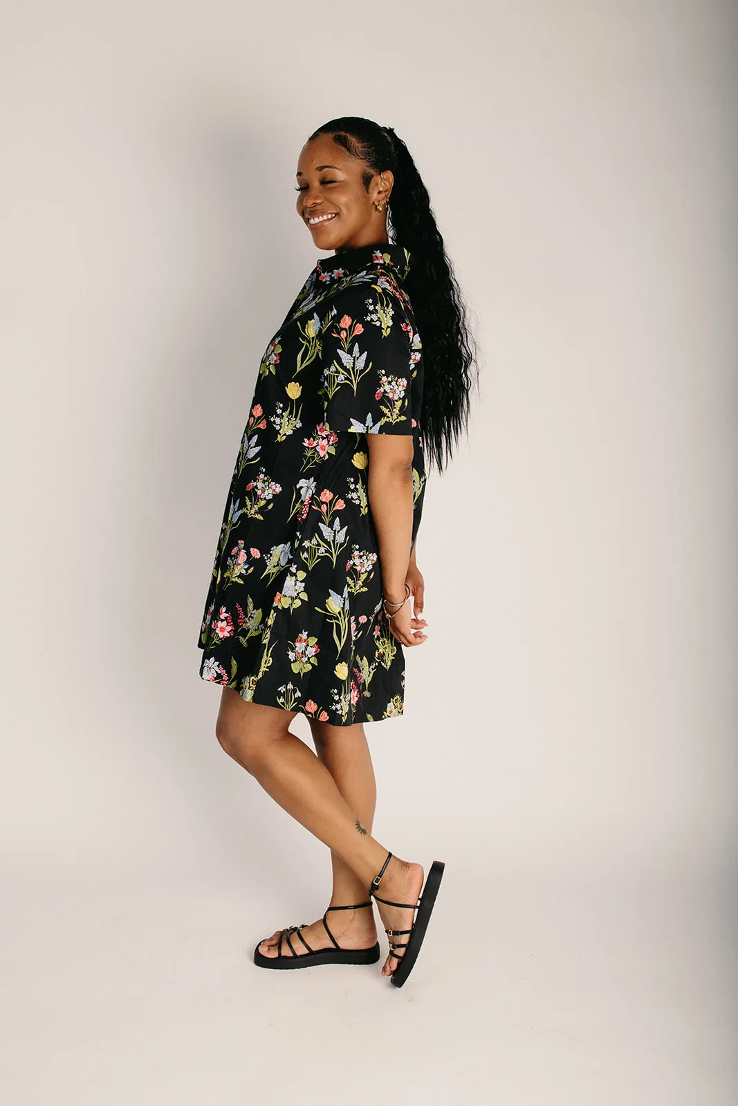 The Yankova Floral Shirt Dress in Black - Image 4