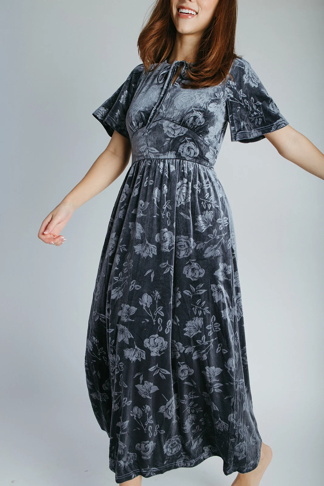 The Zeller Burnout Velvet Midi Dress in Dusty Blue - Image 5